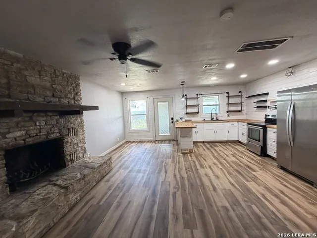 360 WIND CREST DR Canyon Lake, TX 78133