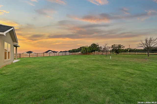 100 W MEDIUM MEADOW DR Lytle, TX 78052