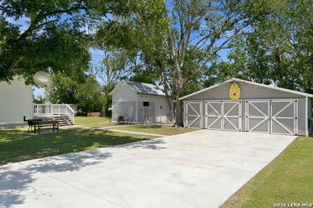 1500 FLEMING DR Seguin, TX 78155