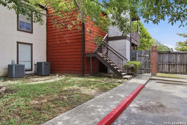 3803 Barrington St #3D San Antonio, TX 78217