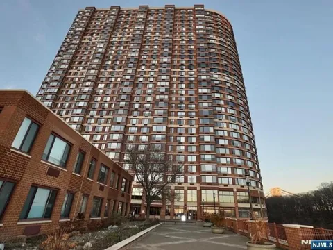 100 Old Palisade Road 3916