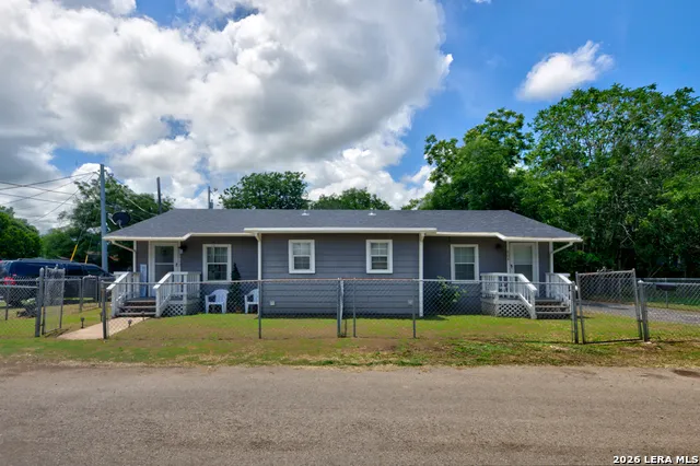 502 -504 Shannon Ave. Seguin, TX 78155