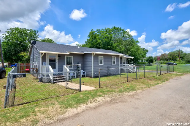 502 -504 Shannon Ave. Seguin, TX 78155
