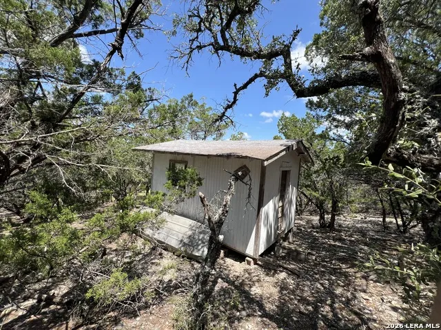 145 E HUNTER Pipe Creek, TX 78063