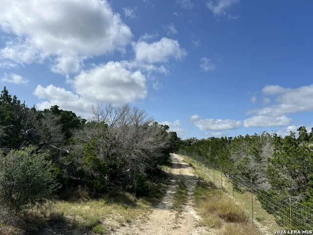 145 E HUNTER Pipe Creek, TX 78063