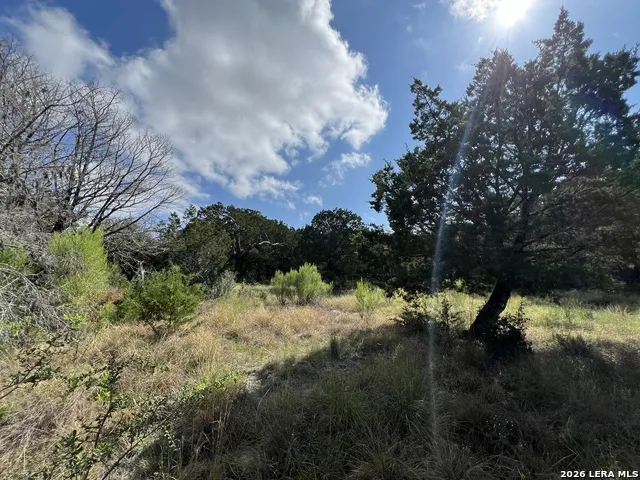 145 E HUNTER Pipe Creek, TX 78063