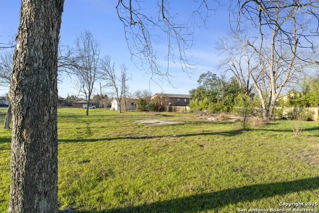 217 E LINDBERGH BLVD Universal City, TX 78148
