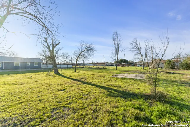 217 E LINDBERGH BLVD Universal City, TX 78148