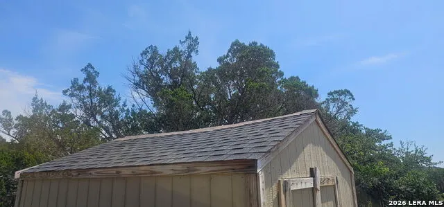 9,10 Elmhurst Dr Lakehills, TX 78063