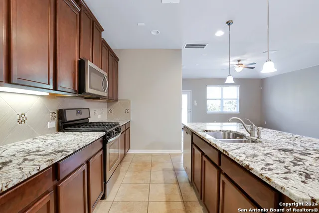 6611 Willow Farm San Antonio, TX 78249