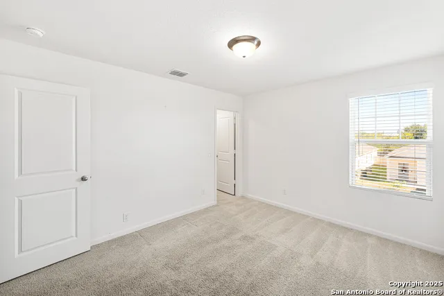 5639 PEARL MDW Converse, TX 78109