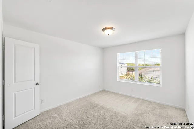 5639 PEARL MDW Converse, TX 78109