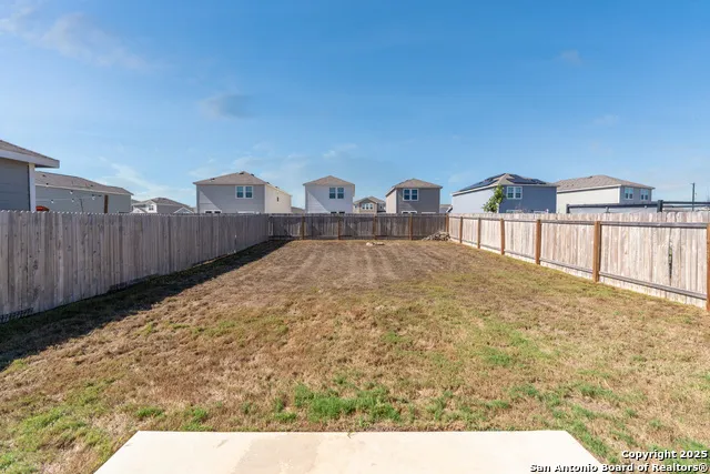 5639 PEARL MDW Converse, TX 78109