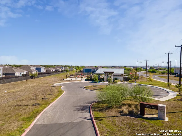 5639 PEARL MDW Converse, TX 78109