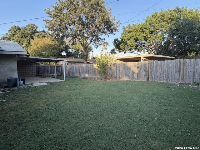 8426 LAURELHURST DR San Antonio, TX 78209