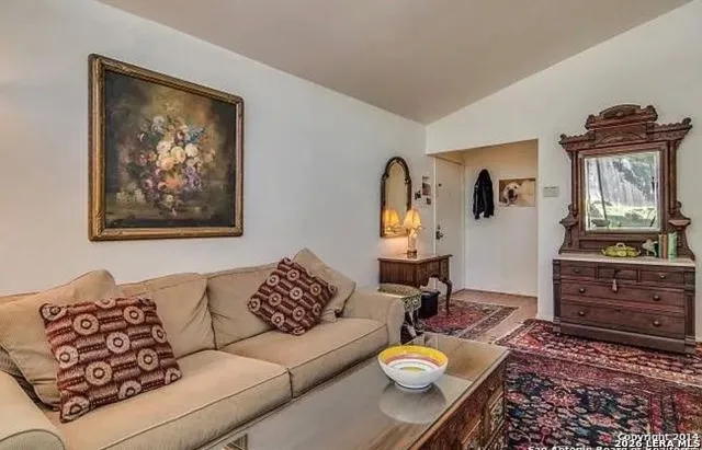 8426 LAURELHURST DR San Antonio, TX 78209