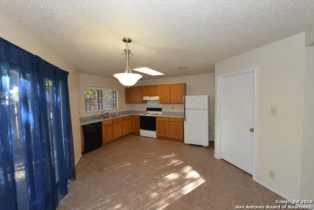 4914 Port Kenton San Antonio, TX 78240