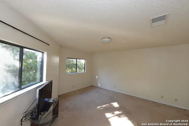 4914 Port Kenton San Antonio, TX 78240