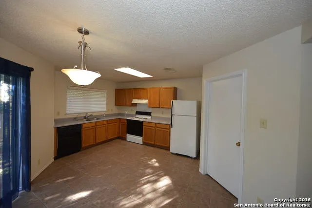 4914 Port Kenton San Antonio, TX 78240