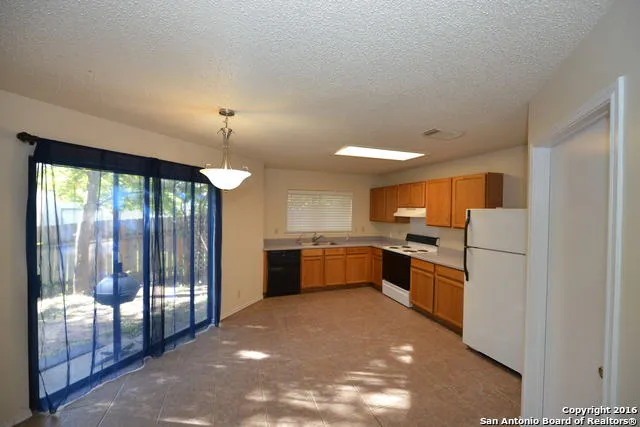 4914 Port Kenton San Antonio, TX 78240