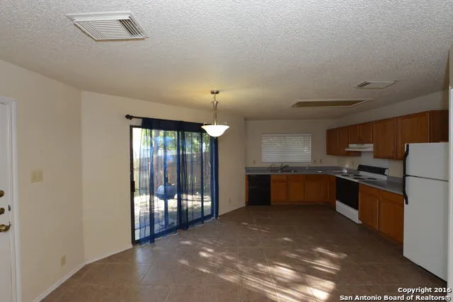 4914 Port Kenton San Antonio, TX 78240