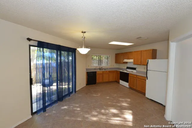 4914 Port Kenton San Antonio, TX 78240