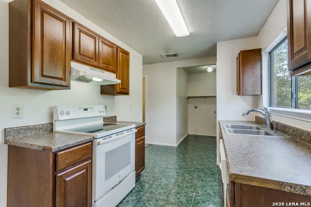6019 LYNDELL SPGS San Antonio, TX 78244