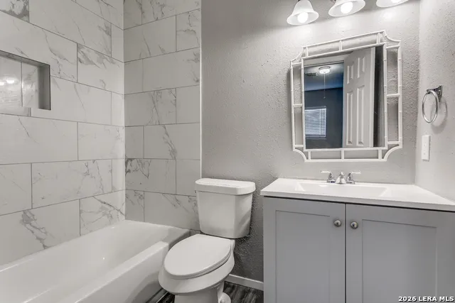 4031 SUNRISE BLUFF DR San Antonio, TX 78244