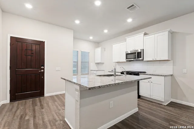 11958 Warbler San Antonio, TX 78221