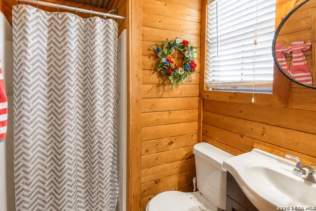 28 Pvt Road 3855 Utopia, TX 78884