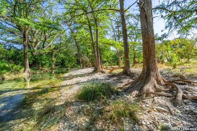 28 Pvt Road 3855 Utopia, TX 78884