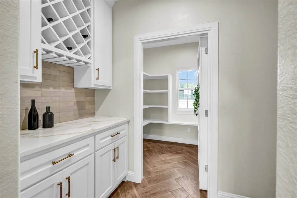 755 Sunset Trail Angleton, TX 77515