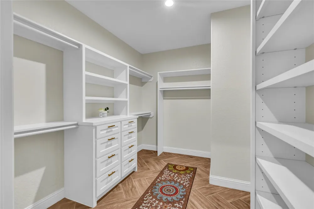 755 Sunset Trail Angleton, TX 77515