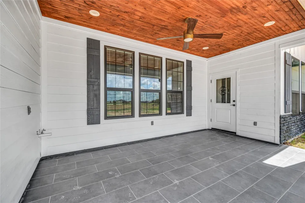 755 Sunset Trail Angleton, TX 77515
