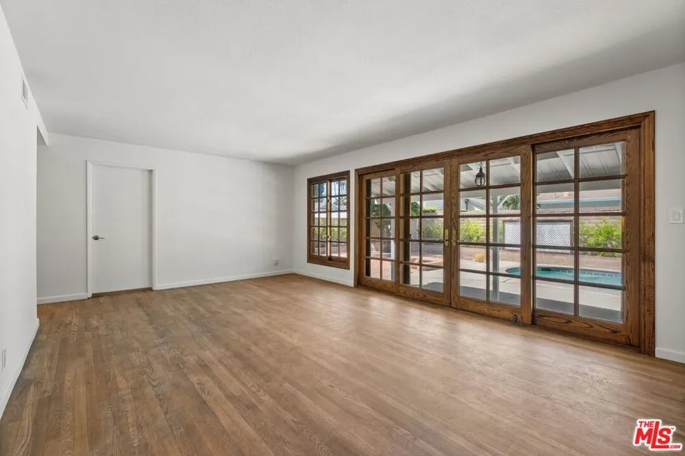 6525 Lubao Avenue Los Angeles, CA 91367