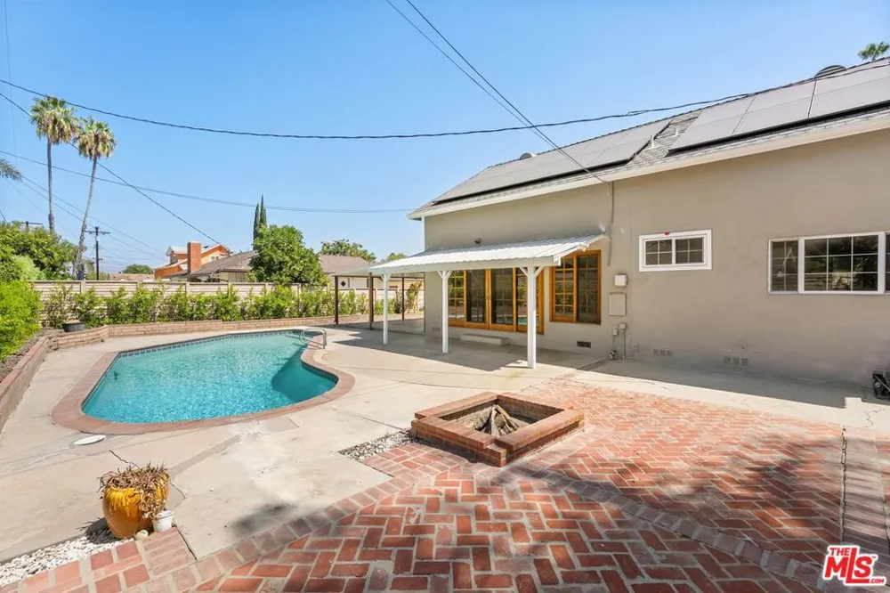 6525 Lubao Avenue Los Angeles, CA 91367