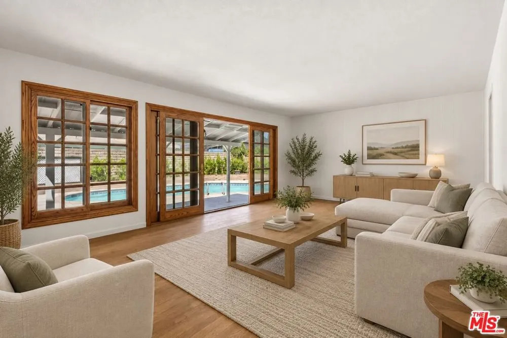 6525 Lubao Avenue Los Angeles, CA 91367
