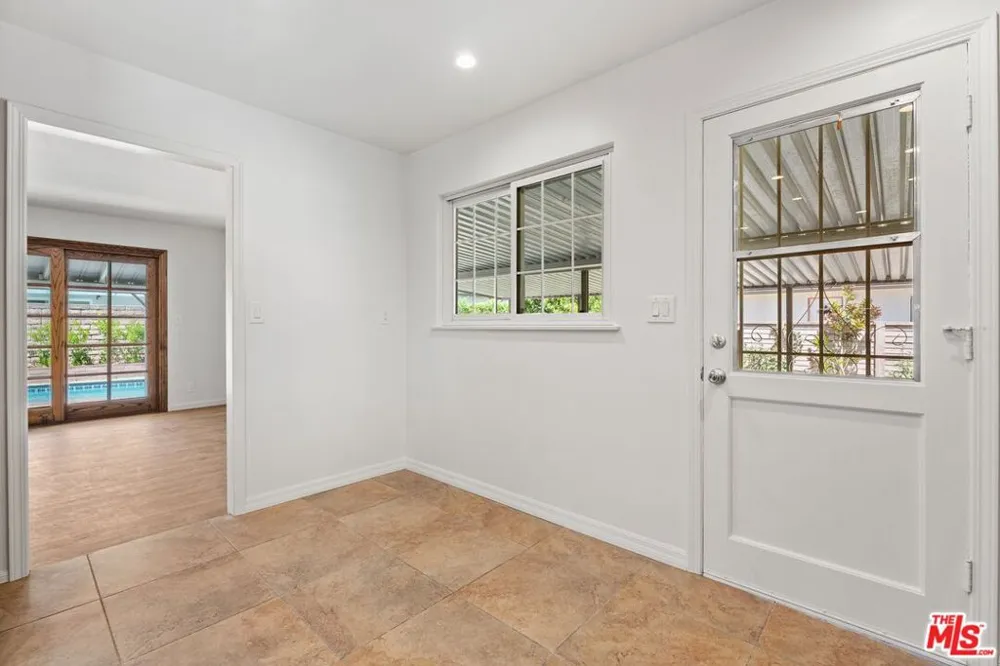 6525 Lubao Avenue Los Angeles, CA 91367