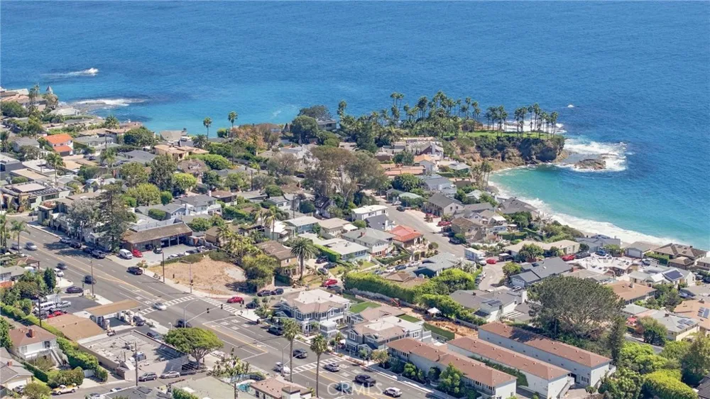 1373 Coast Highway Laguna Beach, CA 92651