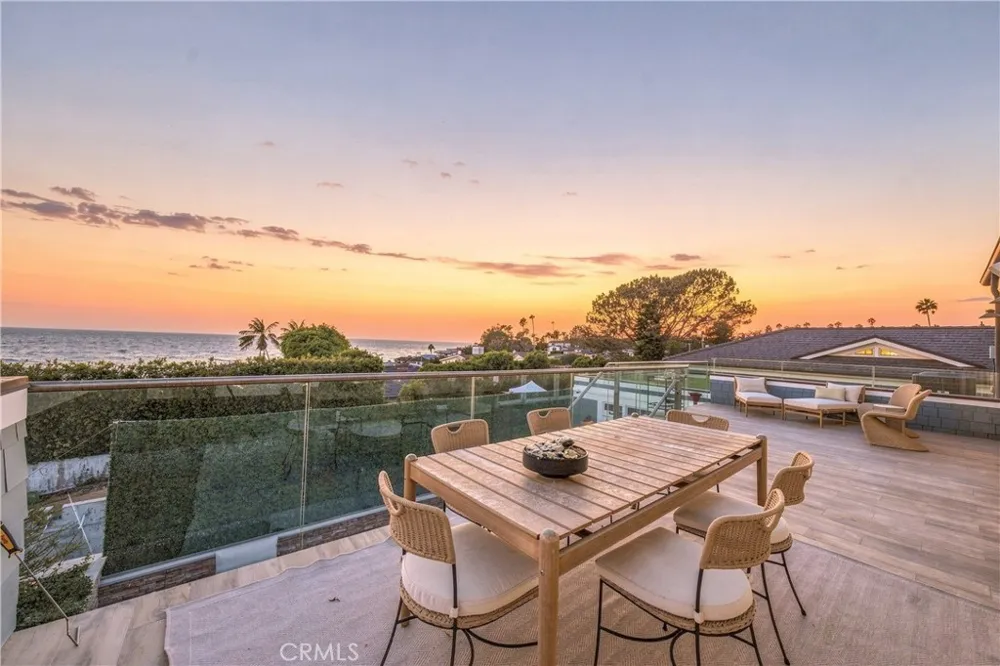 1373 Coast Highway Laguna Beach, CA 92651