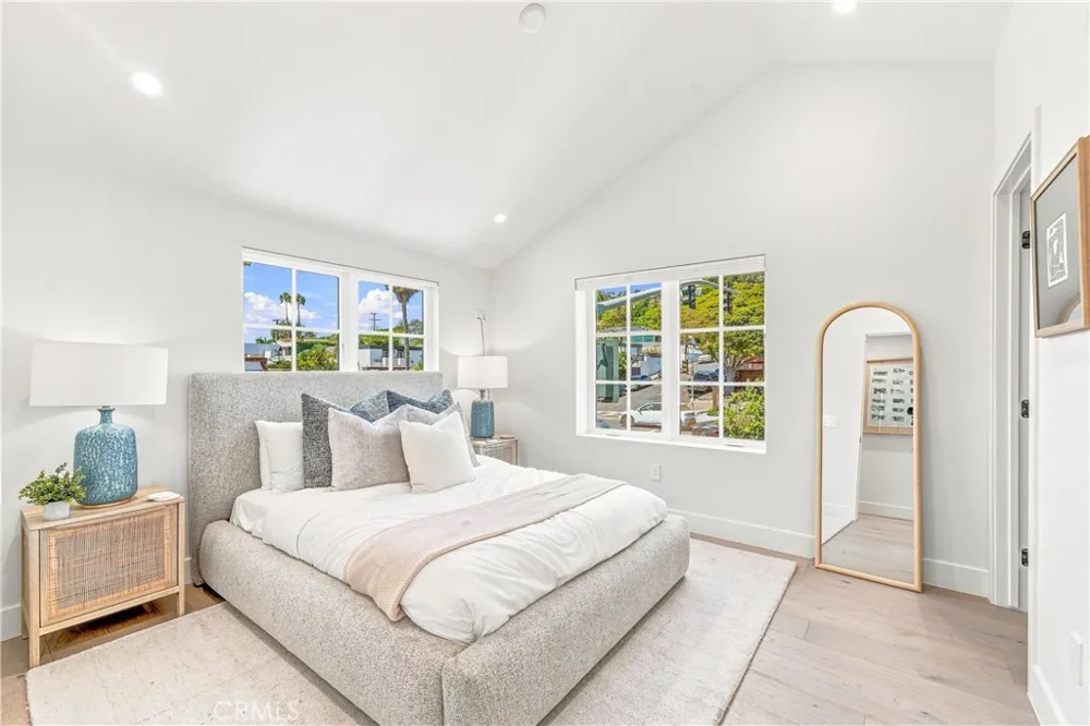 1373 Coast Highway Laguna Beach, CA 92651