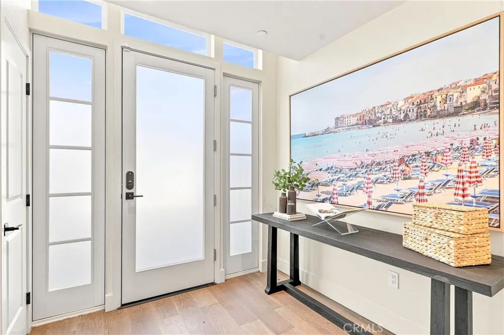 1373 Coast Highway Laguna Beach, CA 92651