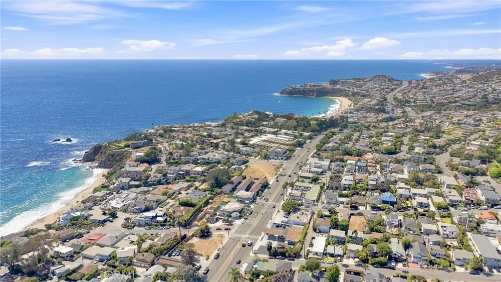1373 Coast Highway Laguna Beach, CA 92651