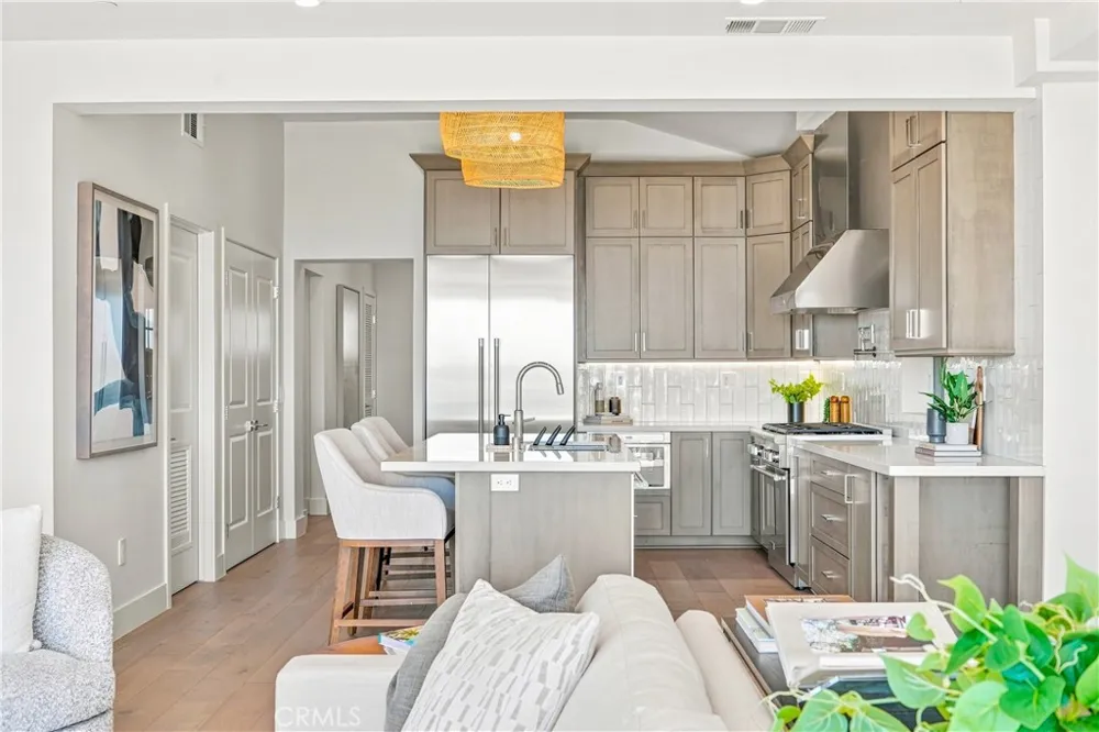 1373 Coast Highway Laguna Beach, CA 92651