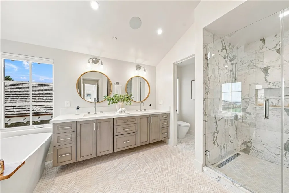 1373 Coast Highway Laguna Beach, CA 92651