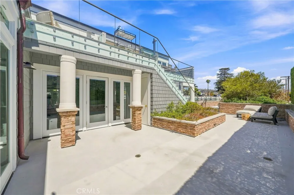 1373 Coast Highway Laguna Beach, CA 92651