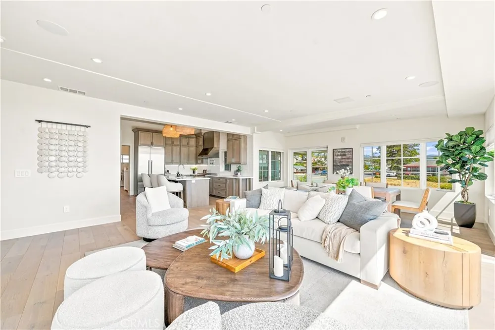 1373 Coast Highway Laguna Beach, CA 92651