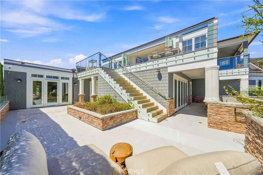 1373 Coast Highway Laguna Beach, CA 92651