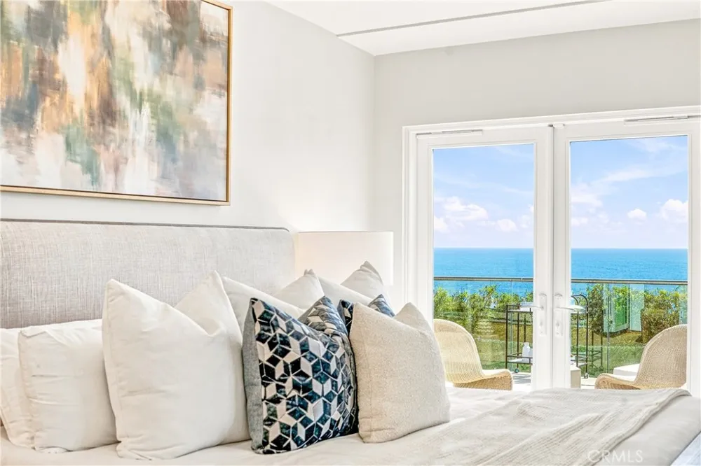 1373 Coast Highway Laguna Beach, CA 92651