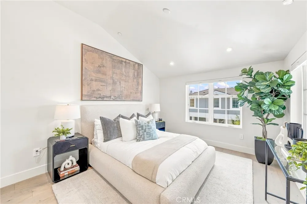 1373 Coast Highway Laguna Beach, CA 92651